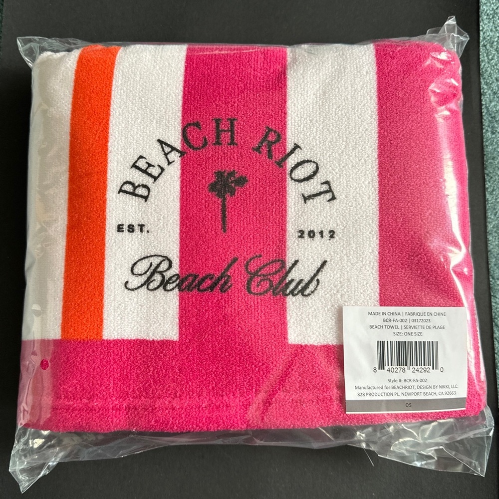 NWT BEACH RIOT Beach Club Towel Pink White Orange Stripes Pool Beach Summer